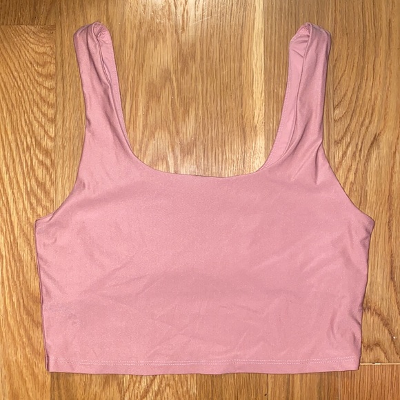 🛍️ Fabletics Crop Top - Picture 2 of 2